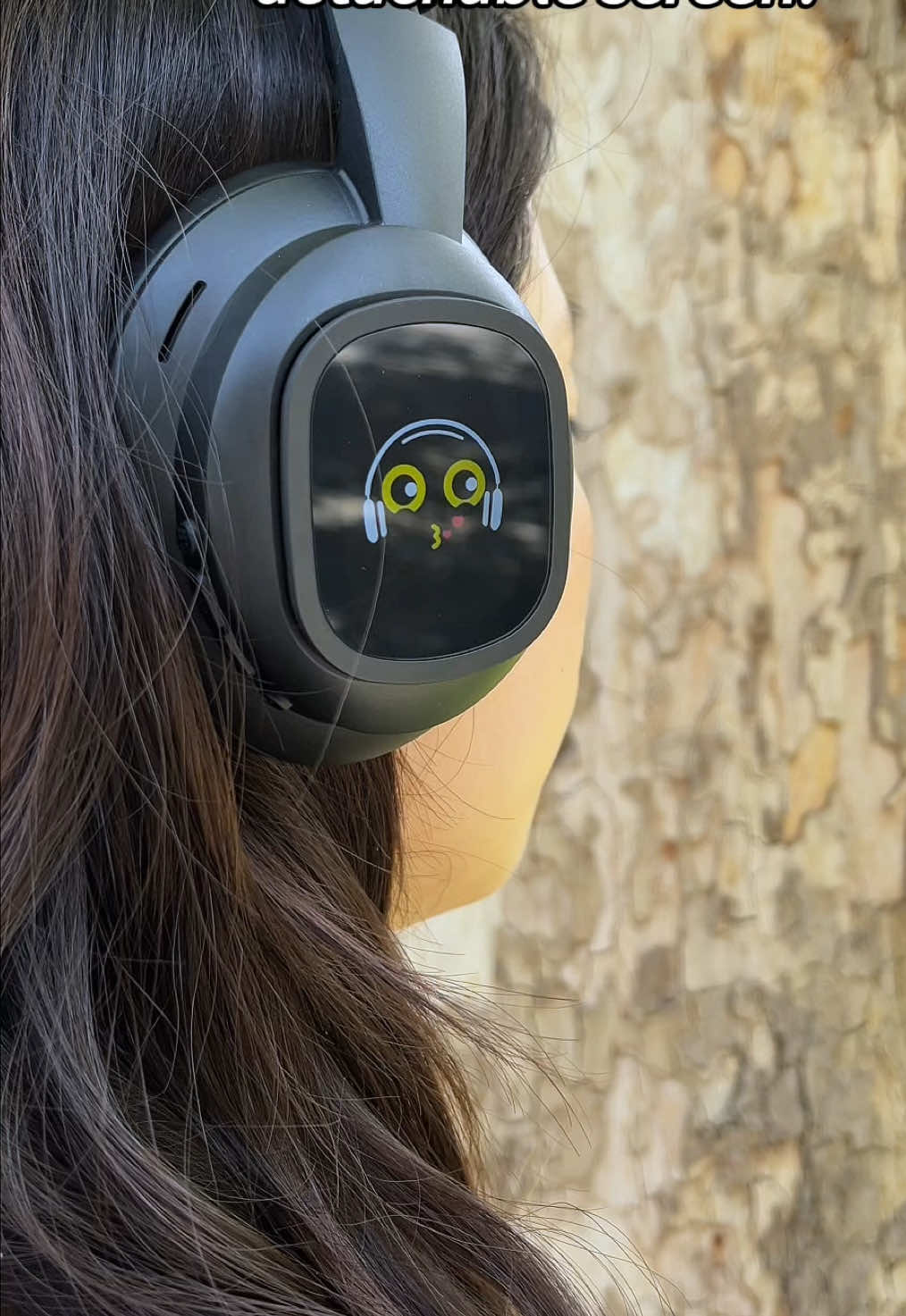 I’ve never seen earbuds with touch screens before—these are insane!.#hyundai #headphones #earbudswireless #ClipOnEarbuds#affordablefinds