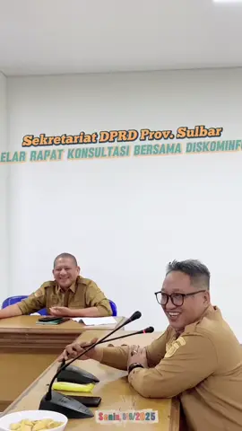 Sekretariat DPRD Sulbar Gelar Rapat Konsultasi Bersama Diskominfo Terkait Peningkatan Pengelolaan Media dan Publikasi. Senin, 8 September 2025 #dprdprovsulawesibarat #sekretariatdprdprovsulbar #dprd 