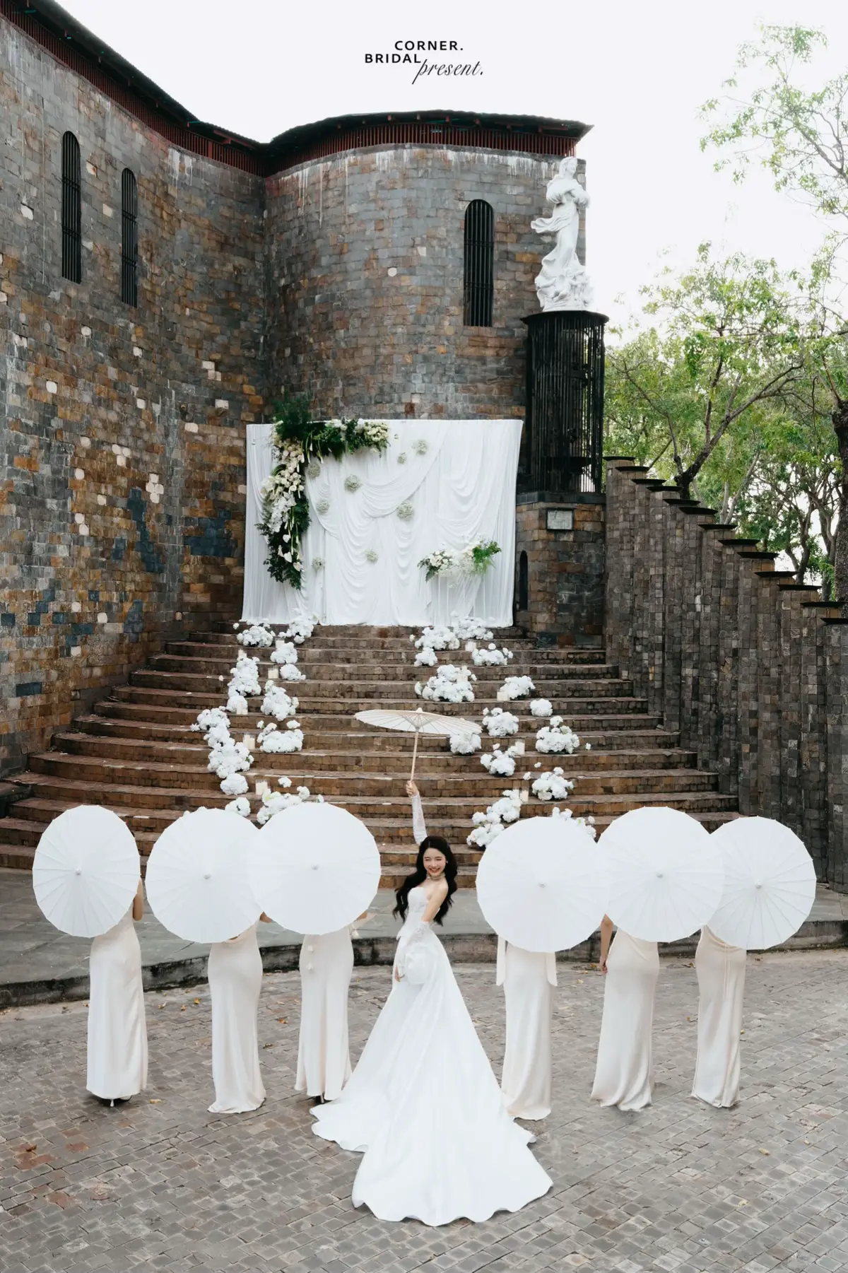 Cám ơn vì đã ở đây, cám ơn vì đã trải qua, cám ơn vì đã bao dung, cuối cùng cám ơn vì đã có mặt.  Cám ơn mọi người rất nhiều. Đơn giản không chỉ thấy nó mà mọi người đã trải qua cùng tụi mình. Thật lòng biết ơn và trân trọng ♥️  @Yphung Tran  @ChangMie (Mie) @Hannie🖤 @Nguyễn Phương Dung @ZIN - 진 @Cindy  @Luke D @Mai Vũ Luân @Minh Kha  @Mạnh Tiến Khôi 🐯 @Vũ Thịnh @NAMaste 🙏🏻   Cám ơn @TEAM ELLE đã setup một khung cảnh đẹp như mơ Cám ơn anh vì đã làm bạn đời của em @Trần Lê Đức  Cám ơn @BRIDAL CORNER đã lưu giữ lại khoảnh khắc này cho dâu rể 🥹