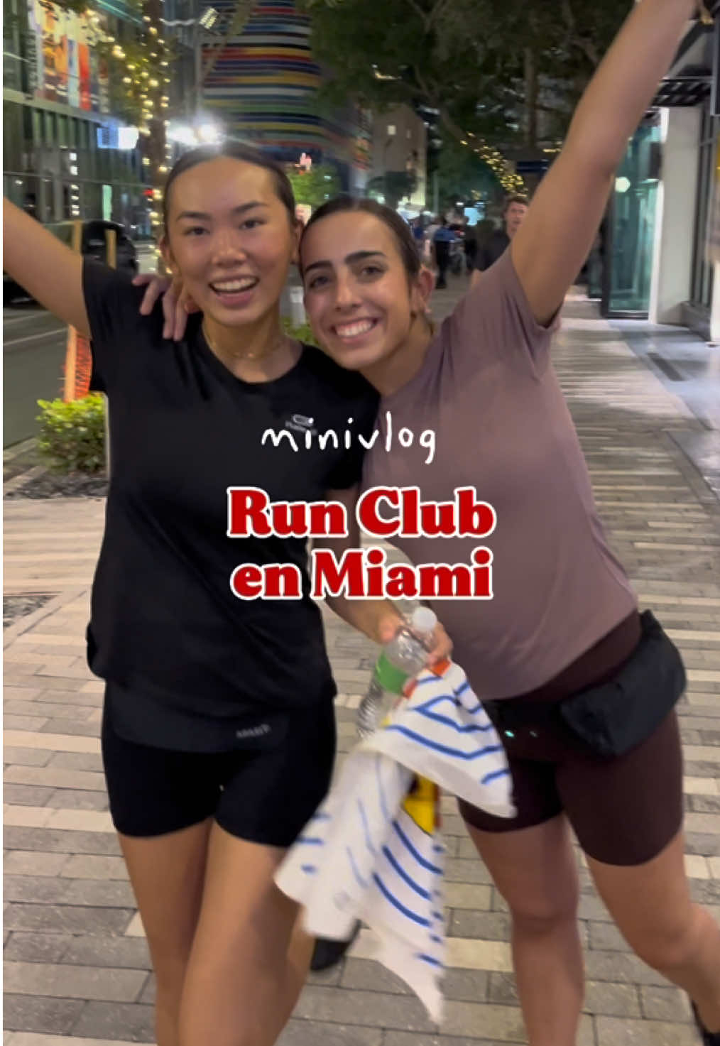 Probando el Run Club más grande de Miami 🏃‍♀️ #fitlolis #runclub #brickell 