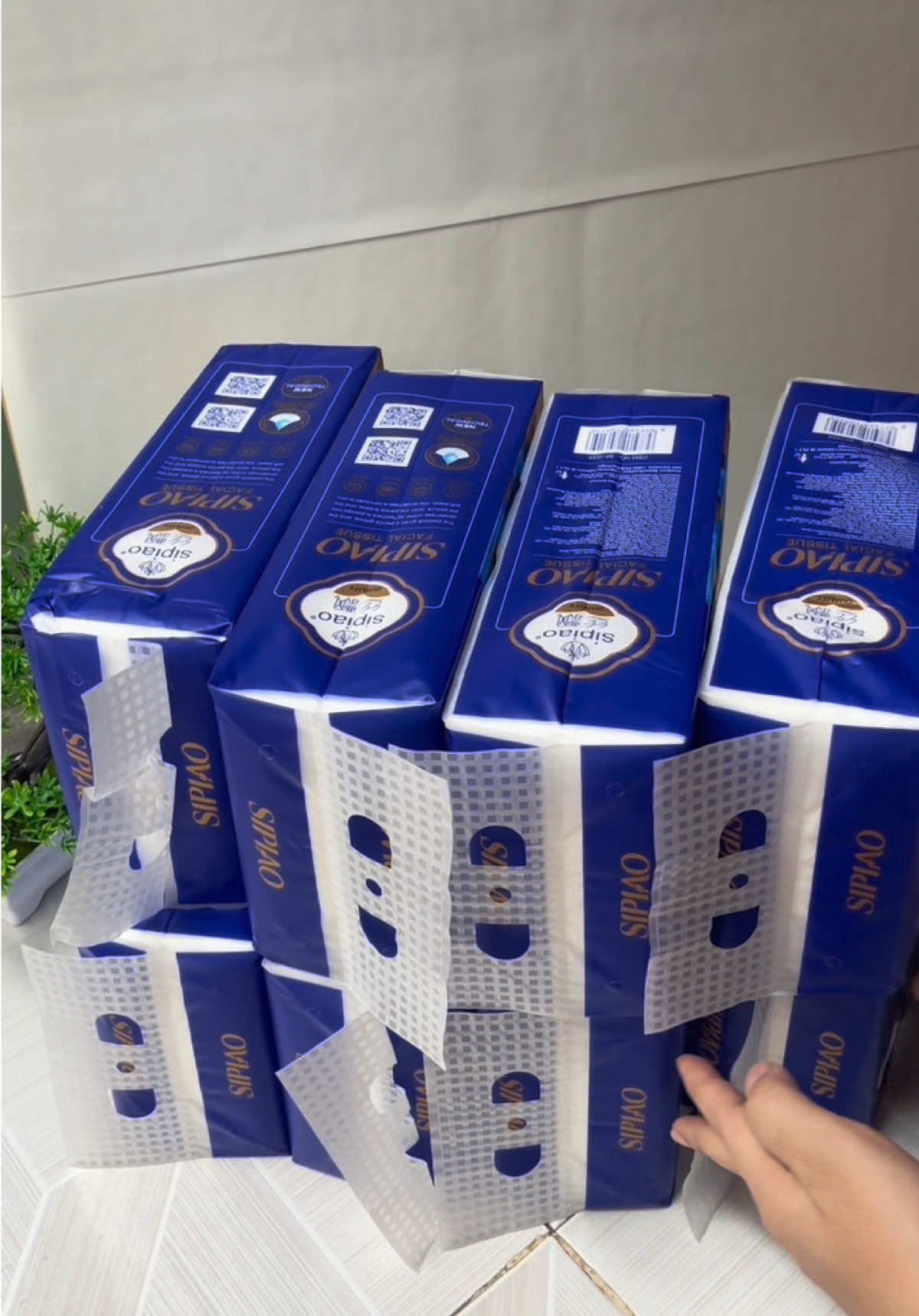 1 thùng giấy rút 8 bịch 8000 tờ đang có giá tốt #giayruttreotuong #giayrutsipiao #giayrut 