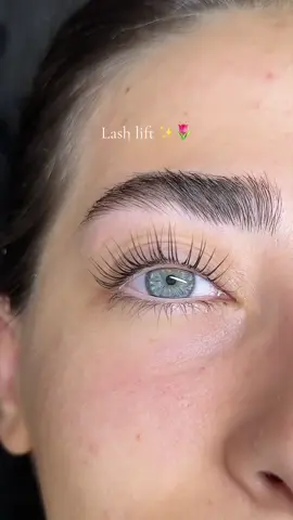 Lash lift adalah metode melentikkan dan mengangkat bulu mata alami menggunakan produk kimia khusus, sehingga terlihat lebih lentik, panjang, dan tebal tanpa perlu bulu mata palsu atau maskara #lashlift #eyelashes #fyppppppppppppppppppppppp 