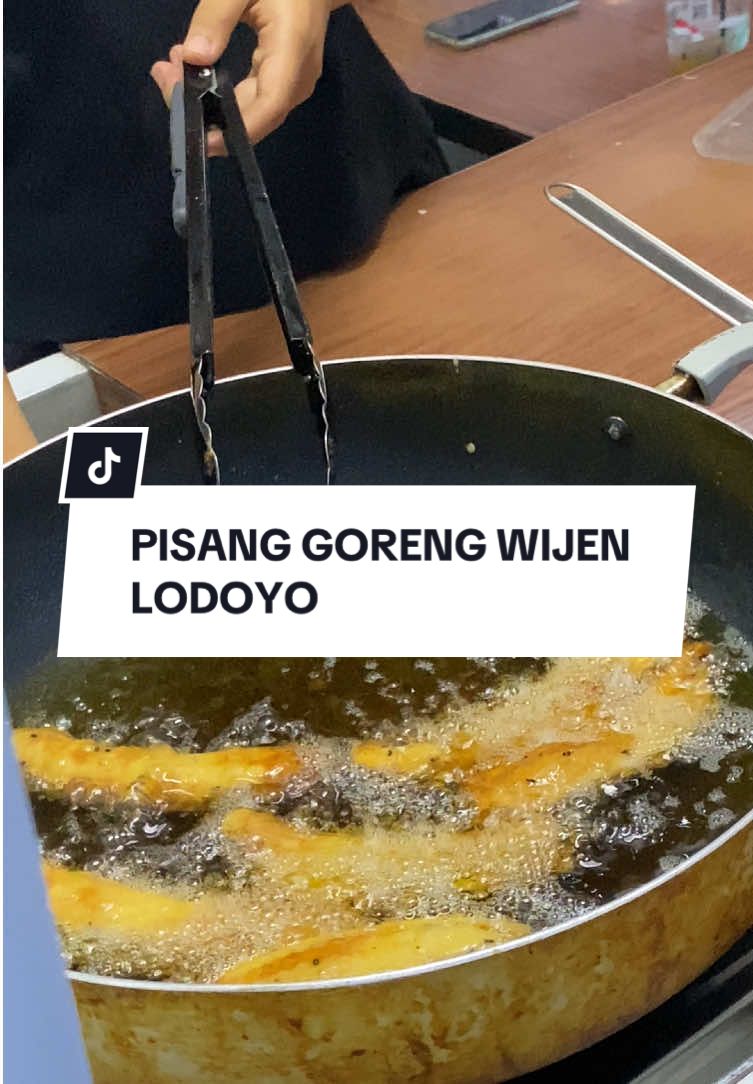 Pisang Goreng Wijen Lodoyo by @BAXTERGROUP  #kulinerblitar #wisatablitar #blitarofficial 