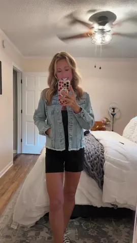 Elevate any outfit with this jean jacket from @Evaless_official #evaless #fallootd #OOTD 