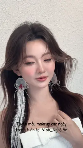 Ngày 4 layout của team cô giáo ,đỉnh nóc kịch trần bay phấp phới 😍 #makeup #xuhuong #viral #huyenmakeupacademy #Huongmakeup 