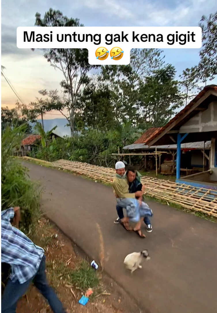 Takut🤣🤣#fyp #viral #vidiolucu #kocak #guyonsetra 