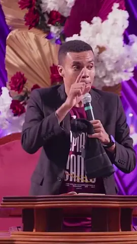 Fogo estranho é aquele que te faz adorar pra receber tudo, menos uma vida com Deus. Fuja desses cultos! #evangelho #biblia #jhonatancarlos #Palavra #Palavradedeus 