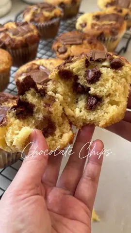 Filled with chocolate chips 😋! #chocolatechipmuffins #chocolatechipmuffinsrecipe #chocolatemuffins #chocolatemuffinsrecipe 