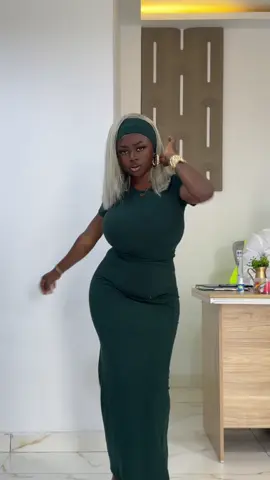 Bon début de semaine ♥️ ma perruque vient de chez @Clarisse _ perruque270 