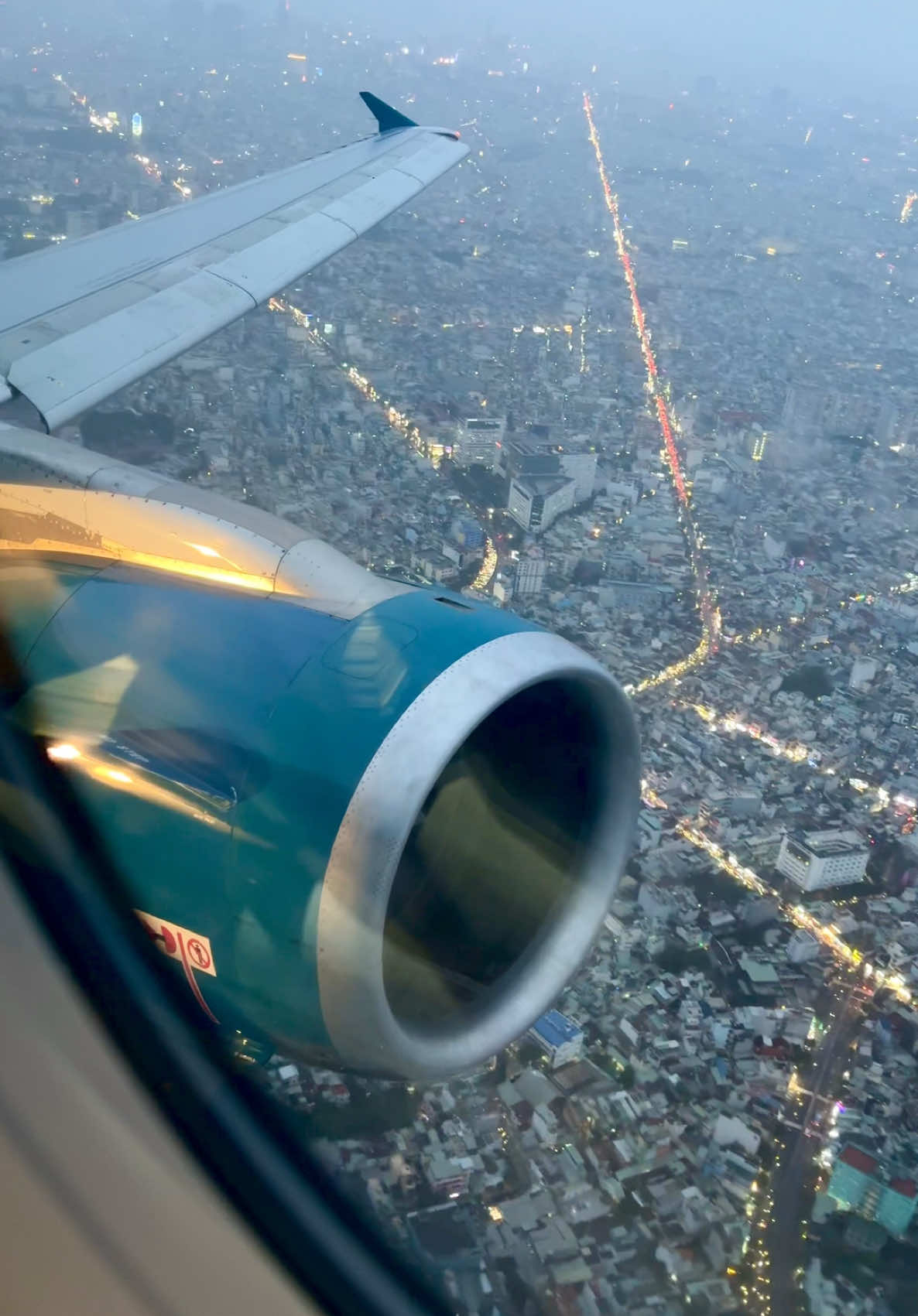 Cầm tấm vé trên tay anh bay đến nơi xa…🛫