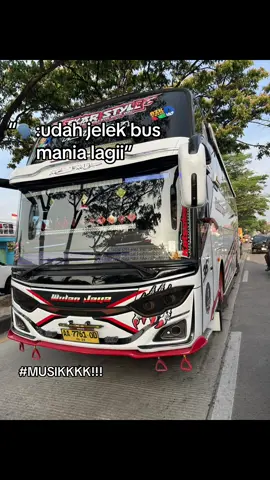 MUSIKKKKK  kata kata by:@kiiw #music #sadvibes #busmania #busmaniacommunity #sekarstyle #wulanjaya#tembus1m 