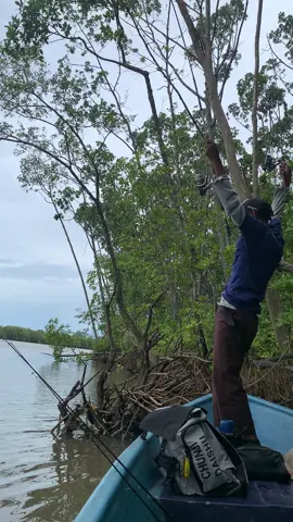 Ada gak yg punya temen model gini 😄😄😄 Kocak #mancing #fyppppppppppppppppppppppp #anglerpapua #viral 
