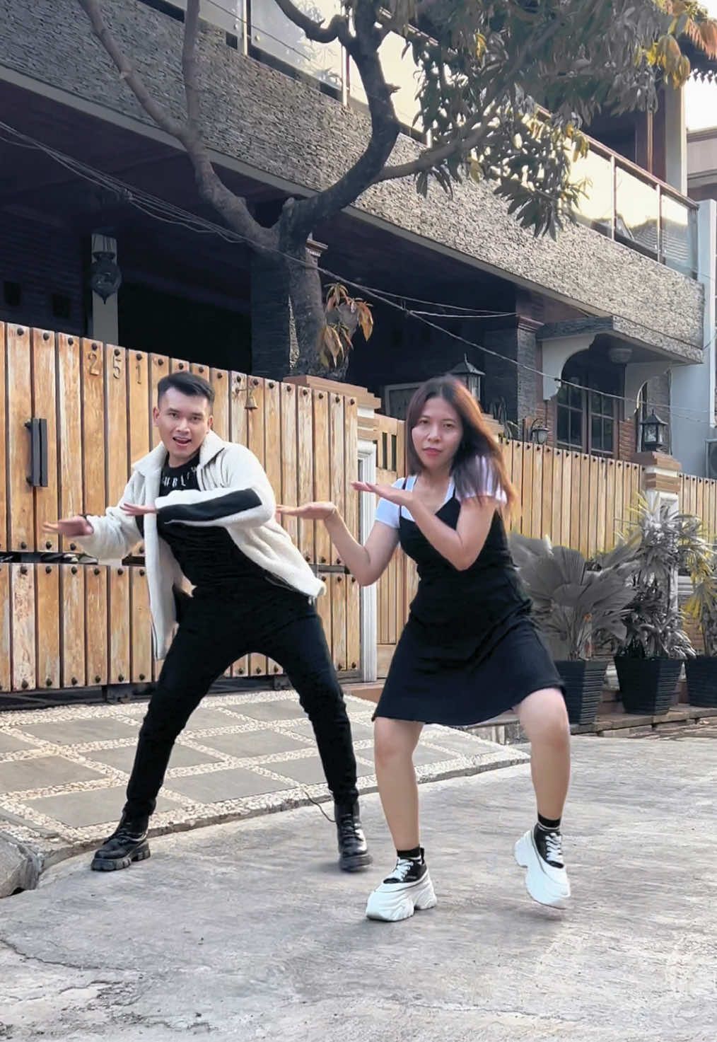 Siapa yang kangen @Addin Firmansyah ? 🤣💃🏼  📹 @Chandra Fherlian #elhadhela #zarasajhoomloon #bollywooddance #fypindia #bollywood 