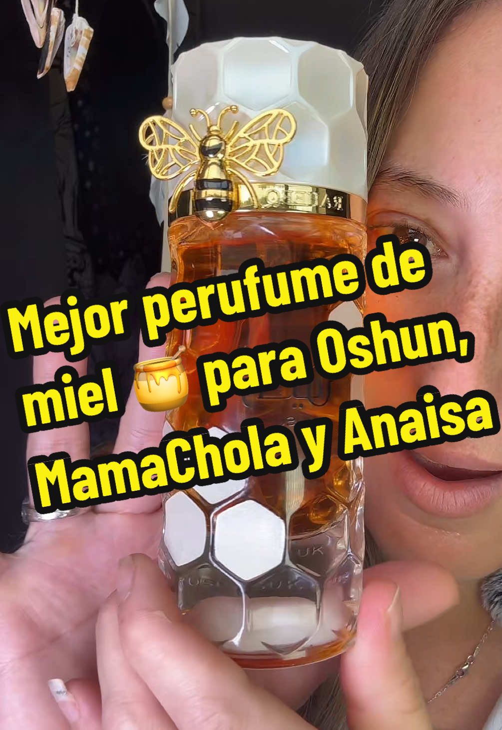 🍯✨ Raheeq de Nusuk es pura miel embotellada. Una fragancia que refleja la sensualidad, la belleza y el magnetismo femenino de Mamá Chola, Anaísa y Oshun. #perfumetok #raheeq #perfumesarabes #oshun #mamachola🌻🍯 