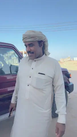 توفي الفنان اليمني ذو الطابع الشعبي محمد مشعجل إثر وعكة صحية نقل على إثرها إلى مستشفى الغيضة. الفنان الراحل ترك بصمة مميزة في الفن اليمني وكان له تجسيد خاص للتراث المهري، 