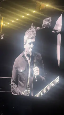 ✨ Oasis live was pure magic—singing along with 90,000 voices, the nostalgia was unreal 🎶🙌🏾A night we’ll never forget 🌌 #OasisForever #90sVibes #LiveMusicMagic #AStalgia #ConcertEnergy 