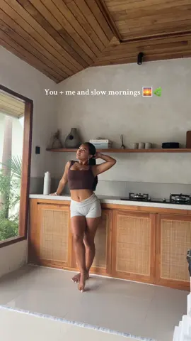 What do you want for breakfast? 🥞  #slowmorning #morning #islandlife #islandgirl 