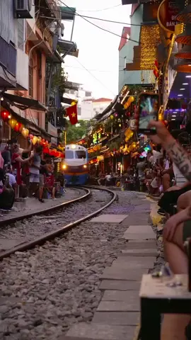“Where the rhythm of Hanoi meets the charm of Train Street 🚂✨” 🚂 Hanoi Train Street is a narrow residential street in Hanoi, Vietnam, famous for having a railway track running right through it, with houses, cafés, and daily life happening just a few feet away from the passing trains. 📍 Location: In the Old Quarter, near Lê Duẩn and Khâm Thiên streets. 🚂 Special feature: Trains pass through the street just inches from homes and shops, creating a unique blend of everyday life and railway activity. 🌏 Attraction: It has become a popular spot for tourists to take photos, enjoy coffee at the trackside cafés, and experience the thrill of seeing a train pass so close. Video made by @nomadstwogo Feel free to follow Vietnam Halal Travel to have further information about Halal Trip in Vietnam #HanoiTrainStreet 🚂 #ExploreHanoi ✨ #stellareviewvietnam #vietnamtravelinformation #vietnamtraveltips 