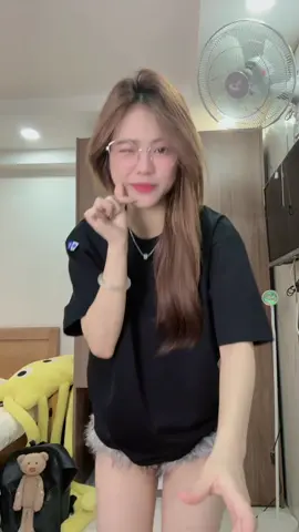 Em gái tung cụa 😆 #xuhuong #viral #fide #fidé #aothunfide 