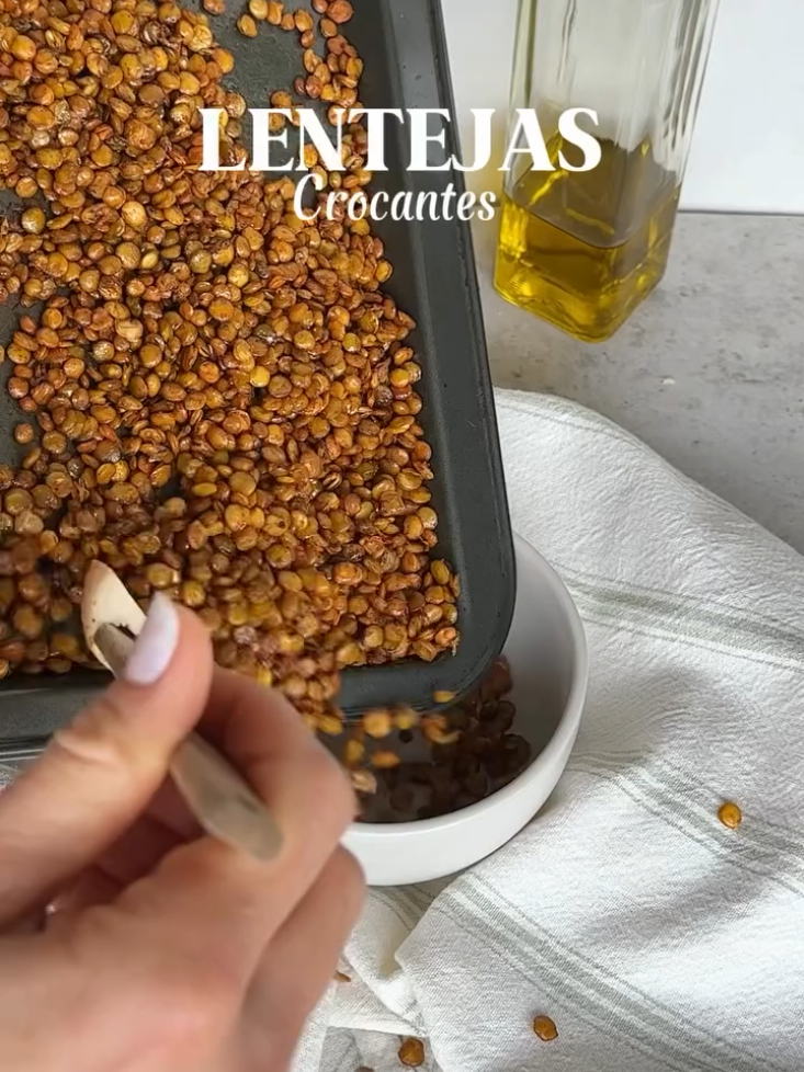 ¿ Te gustan las cosas crocantes? ¿Pero la mayoría de opciones no son saludables? Ya no busques más aquí Te dejo esta receta de lentejas crocantes SALUDABLES qué hizo @masvidafitcol para que puedas comer sin culpa. #glutenfree #sinleche #salydulce #lentejas #meriendasaludable 