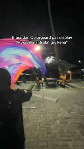 KEK BISA NGGAK SIH NGGAK USAH MEPET MEPET 😭☝🏻 #brass #colorguard #dcumy