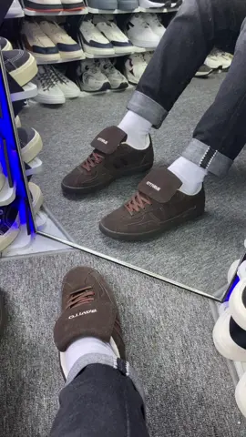 Rekomendasi sepatu cowok keren dari brand Bavito #bavito #sneakers #sepatucowok #sneakerscowok #sepatusneakers 