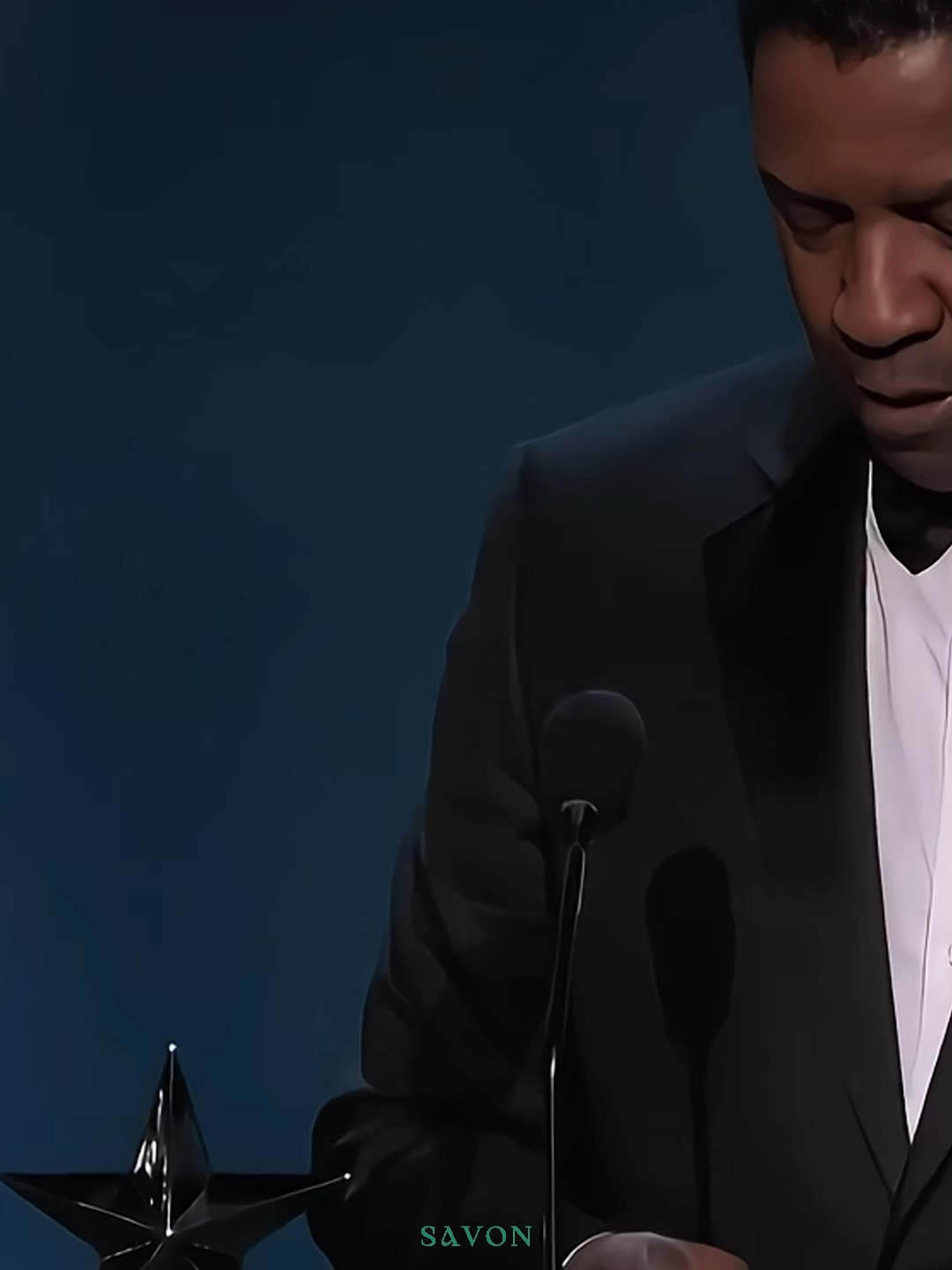 Bir adam yalnız yürümeye başladığında... #kesfet #keşfetteyiz