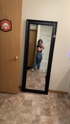 Good morning😋 nothing crazy today, just gonna grab some lunch with my mom ✨