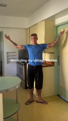 cooking, eating and serving 🧑🏼‍🍳💚💛 #kitchen #homedecor #interiordesign #vintage #fyp 