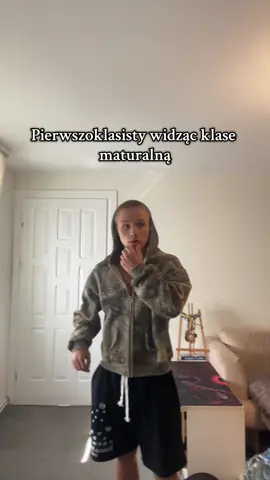 Dawaj tego folowka / Wpadaj w bio (Bluza free ship i szafa)   #fyp #bolonart #fyp 