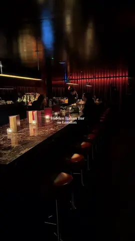 📍Bar Lina, Shoreditch  Bar Lina Shoreditch is a speakeasy cocktail bar beneath Lina Stores restaurant. Accessed via a separate entrance and down a staircase, the bar occupies what was once the back-of-house of the original 1868 bank. The cocktails range from £8-£12 #secretbar #fyp #londonbar #speakeasybar #londonlife @Joli 