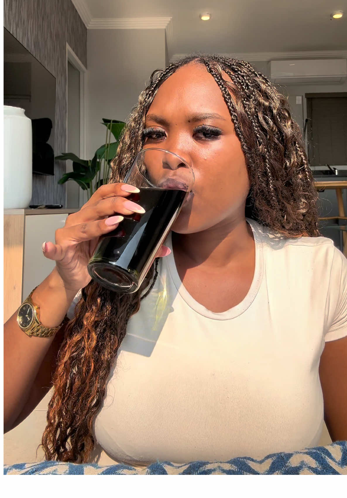 Lotus Pēs Liquid Chlorophyll, the best in SA since 2020. ✔️ Clears skin & fights acne ✔️ Reduces bloating & supports digestion ✔️ Freshens breath & body odour ✔️ Boosts energy & immunity ✔️ Daily detox for whole-body wellness There’s a reason it’s been the best in the country for 5+ years 💚 Search liquid chlorophyll or chlorophyll water and see why everyone’s talking about us 🌿 #LiquidChlorophyll #ChlorophyllWater #lotuspes #GutHealth #SkinGlow   @Sphe 🍒 