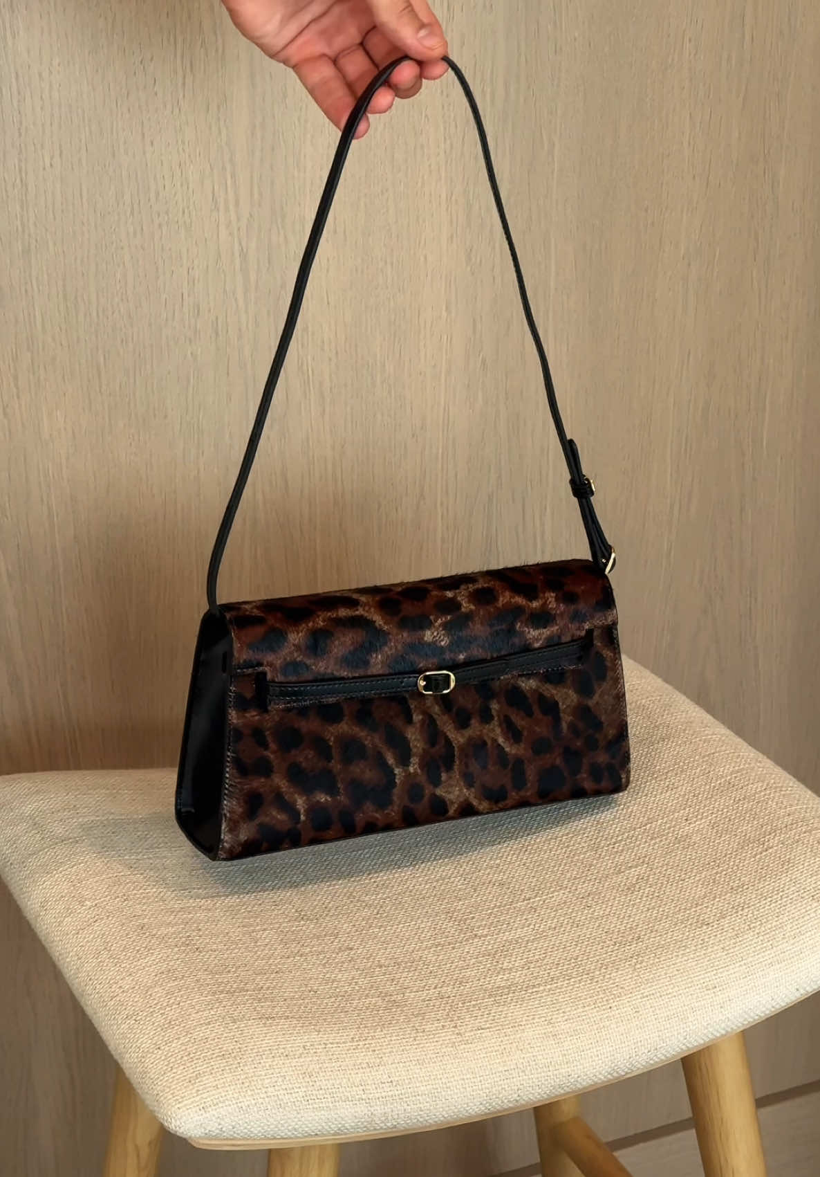 The wait is over. The Leopard Shoulder Bag is here🐆#VERAFIED #verafiedbag #newarrivals #unboxing 