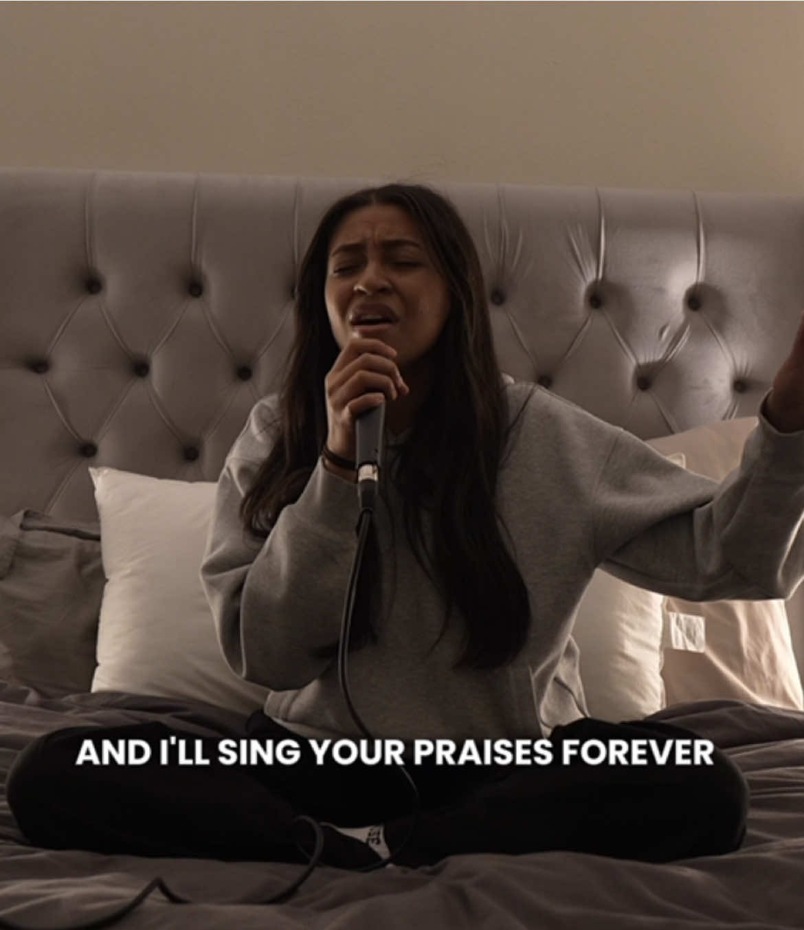 You are Holy - @Hillsong Worship 🤍 “I’ll sing your praises forever” 🙏🏽✨ #worship #singing 