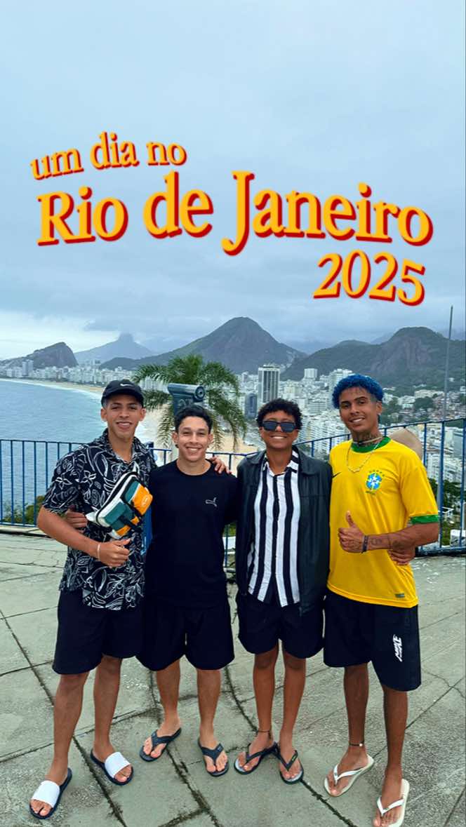 Quem disse que não dá pra aprimorar as técnicas de férias? 😎 🌊✨ Copacabana como você nunca viu. Gravado apenas com um celular, mas com a visão de quem acredita que cada detalhe pode virar cinema. Esse é o olhar da CineWave: transformar o comum em cenas memoráveis. 🎥 Se você também ama arte, cinema e histórias contadas de forma única, vem acompanhar essa jornada. #rio #copacabana #Vlog #cinematography 