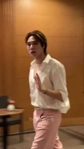 นึกว่าอยู่บนสวรรค์ เพราะเจอแต่เทพบุตร🤩 #markpakin #juniormark  #junniorrs #markjrtn #skynani  @MARKPAKIN @Markjrtn @junniorrs @skiwongravai @hirunkit_ 