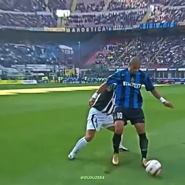 Adriano Absurd Skills 💪 #adrianoimperador #nostalgic #footballtiktok 