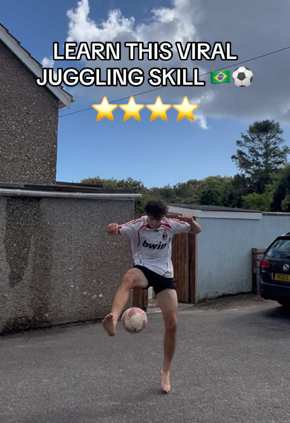 Learn this viral juggling skill in 3 simple steps ⚽️🇧🇷🤙 Save for later and try it out! @ryan @Jedidiah McCloud Thanks for the inspiration 🫡 #freestylefootball #fyp #jogobonito #juggling #brazil 
