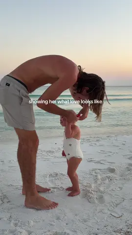 nothing sweeter than watching your husband become a dad 🥹🥹 #girldad #babyfever #babygirl #dadanddaughtergoals #dadanddaughters 