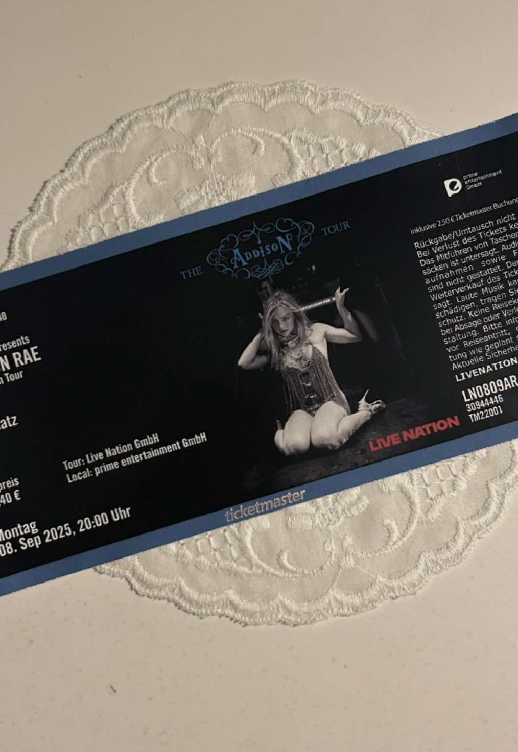 so excited hihi @lara ༉‧₊˚. @Addison #addisonrae #addisontour #fashion #addisonraeconcert #concert 