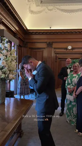 Every girls dream 🫶🏼 The way he broke down when he heard our daughters voice 🥹 …. Featuring our truly amazing singer @Jade Lamey - Singer ❤️ #wedding #messagefromdaughter #groomreaction #marylebonetownhall #fyp 