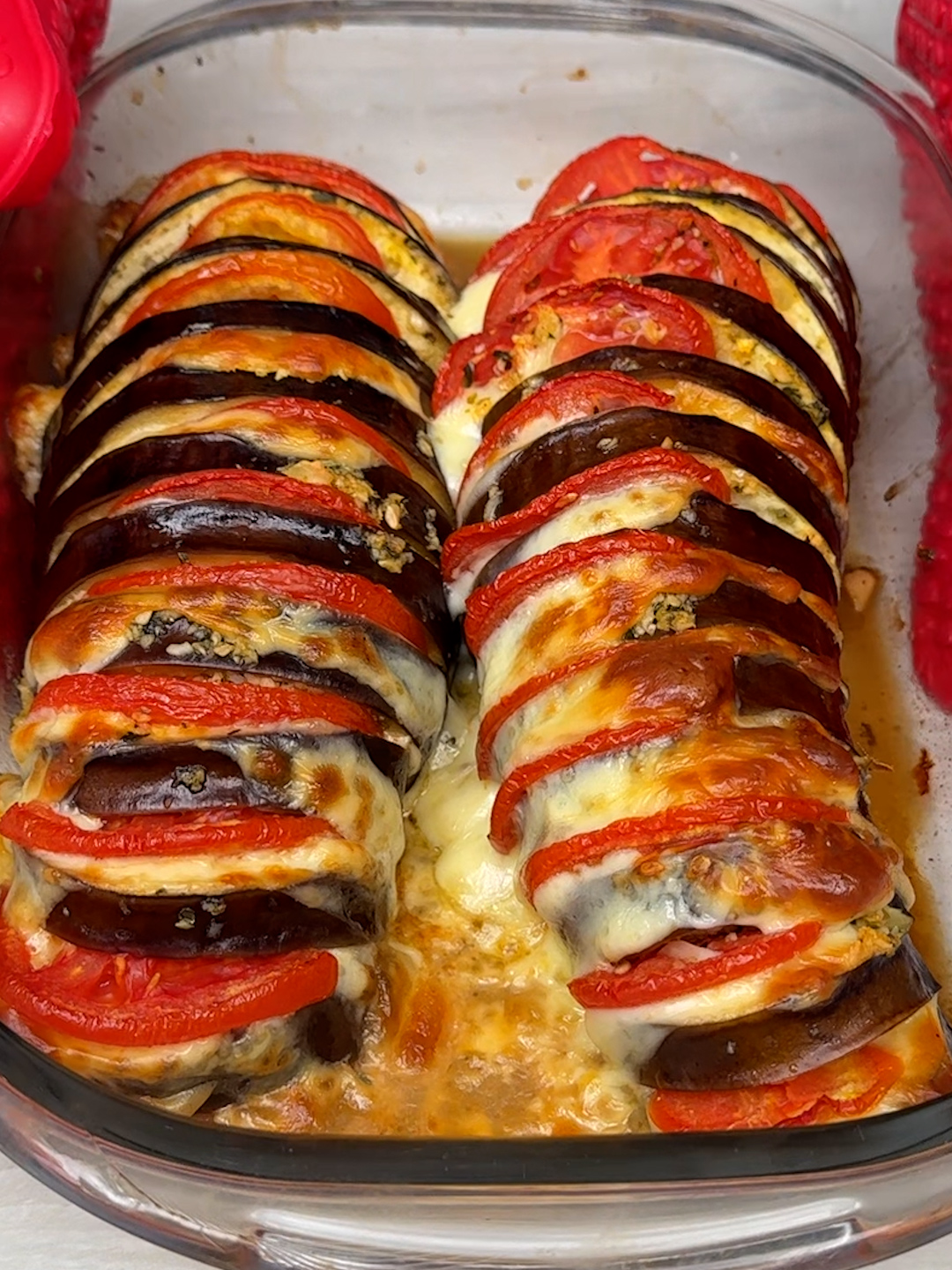 Berinjelas napolitanas, essa receita é super fácil e o resultado é incrível! #receita #receitas #berinjela #receitadeberinjela