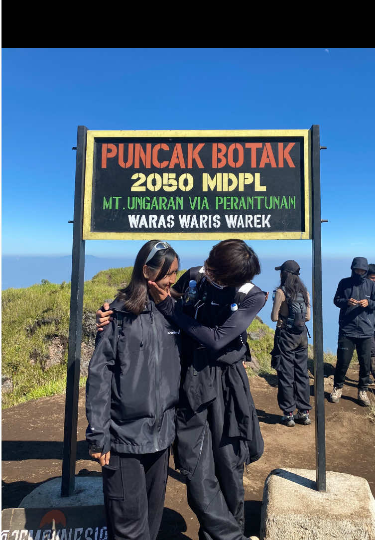 heyheyy..👋 gorpcore nya kegedean kak #ungaranviaperantunan #fotolive #pendaki #mountaindate #ungaran 