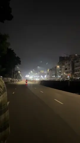 আজ আমার সাথে কথা বলতে যার সমস্যা হয় একটা সময় তার জান ছিলাম আমি..!!😅💔 #street #night #foryou #fyp #foryoupage 