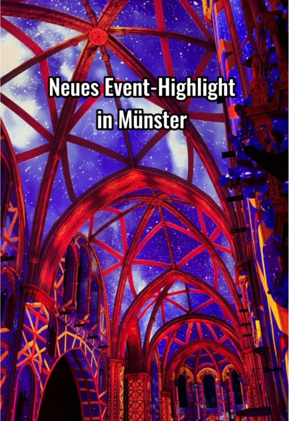 Habt ihr schon von LUMINISENCE mitbekommen? ✨ Werbung | Dieses außergewöhnliche Lichtspektakel feiert aktuell Deutschlandpremiere in Münster und ihr könnt das beeindruckende 360 Grad immersive Erlebnis noch bis Ende Dezember live im St.-Paulus-Dom erleben. Mechtild Großmann, die ihr vielleicht aus dem Münsteraner Tatort als Staatsanwältin kennt, hat ihre Stimme dem Dom geliehen und erweckt damit die Geschichte des Doms zum Leben.  Hier noch mal alle Infos: - Mittwochs- bis Samstagabends - Dauer ca. 50 min - Tickets ab 23 € an der Abendkasse, an der Tourismus Zentrale Münster oder online erhältlich. #münster #luminiscence #lichtshow #veranstaltung 