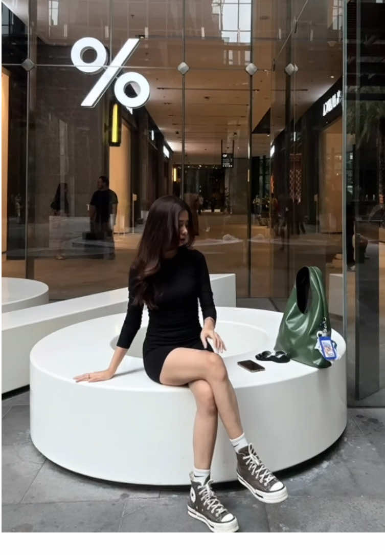 simple black outfit🦨🖤 all from @joybasic.id  #fitcheck #outfit #outfitideas #joybasic #outfitinspo 