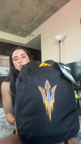 Çantamda ne var ama sporcu çantası🇺🇸 #çantamdanevar #gear #adidas #türkiye #keşfetbeniöneçıkar 