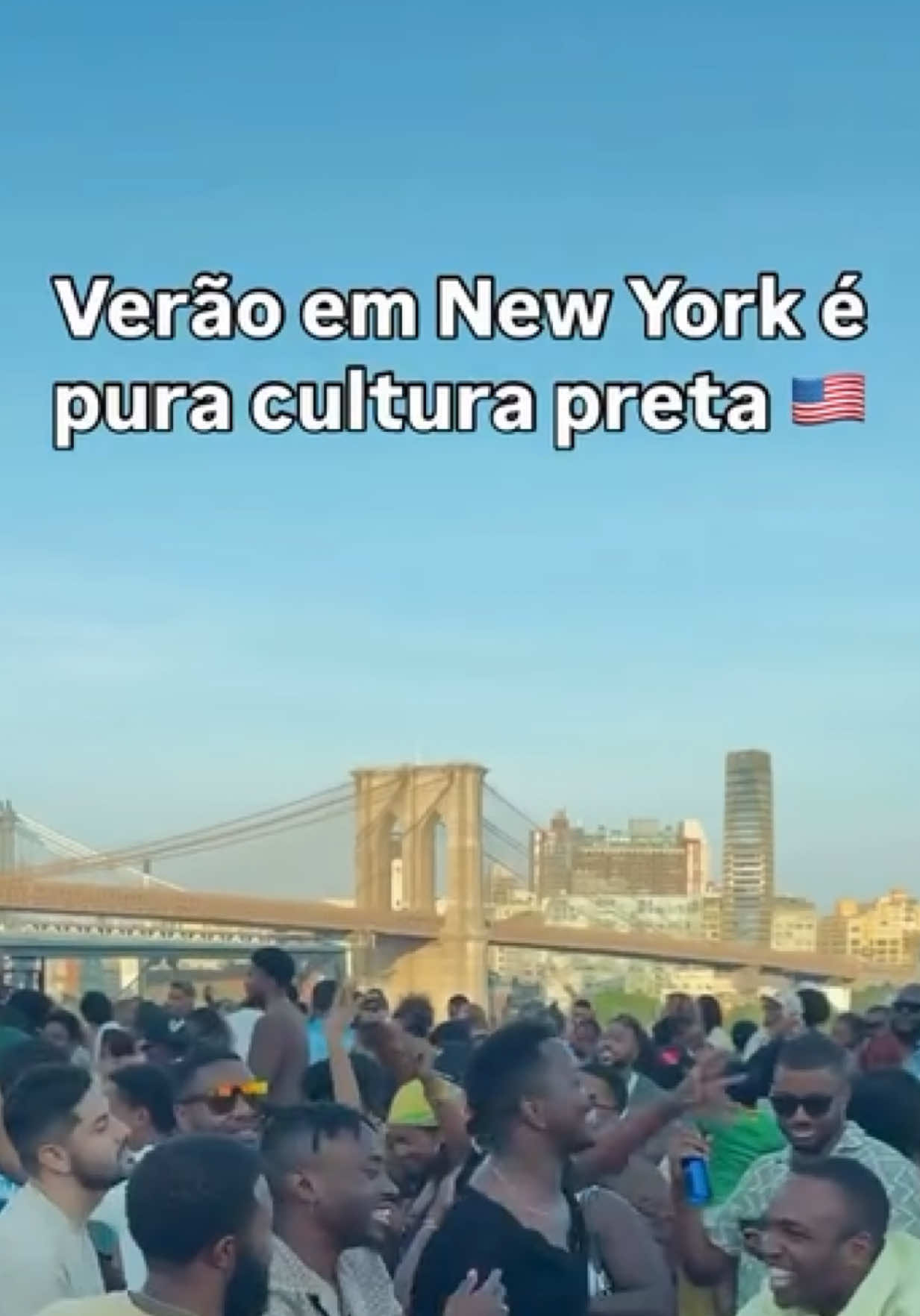 Todo mundo deveria passar em verão em Niva Iorque 🥹 . . . . . . . #culturapreta #blackculture #newyorkpreta #nycpreta #intercambio 