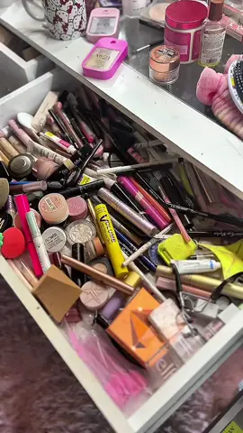 This makeup drawer organization was much needed and way past due. #makeuporganization #makeuporganizationasmr #asmrcleaning #asmrorganizing 