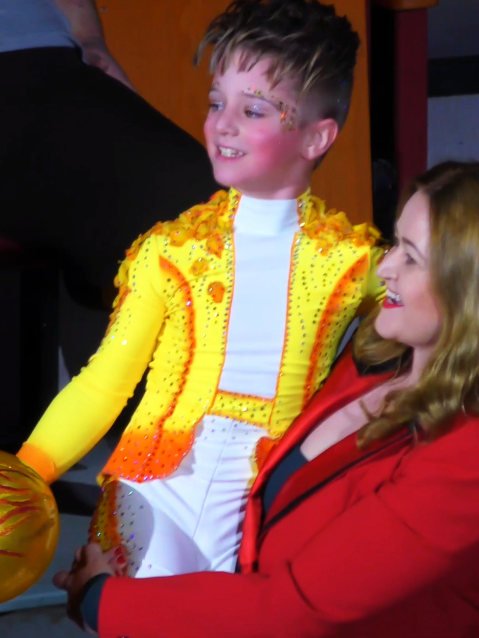 Onyshchenko Dmytro - aerial straps & juggling - The Prince of Circus - Fővárosi Nagycirkusz Budapest 2025 Cirkuszherceg - Egy bohóc kalandjai a jövővel - Fővárosi Nagycirkusz -Budapest 2025  The Prince of Circus - A clown's adventures with the future - Budapest 2025 #circus #circusvideo #circo #cirque #fővárosinagycirkusz #cirkuszherceg #aerialstraps #onyscchenkodmytro #egyensúly #juggling #zsonglőr #balance